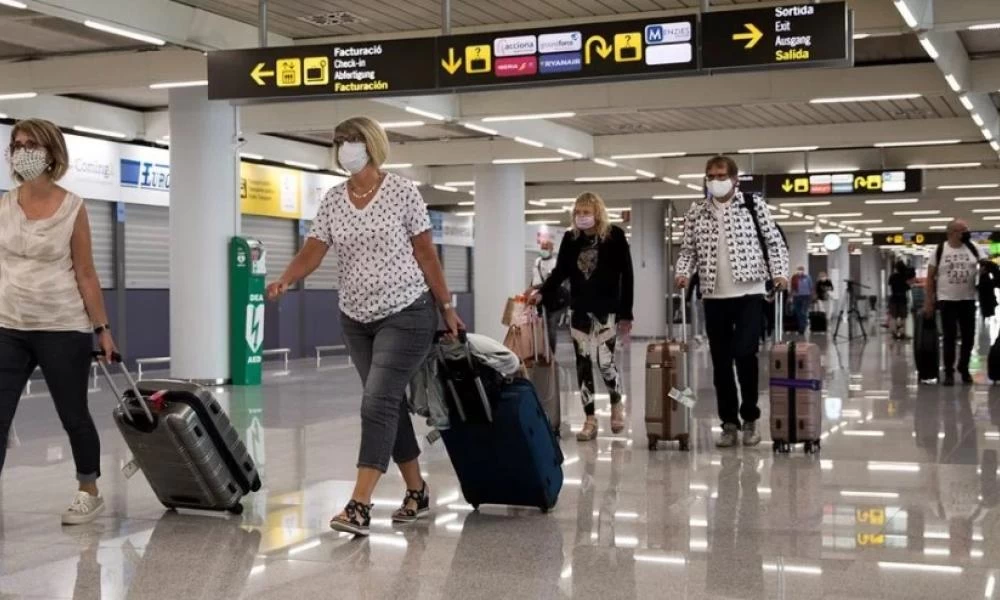 ΗΠΑ: Σχεδιάζεται σύστημα ιχνηλάτησης επαφών των ταξιδιωτών